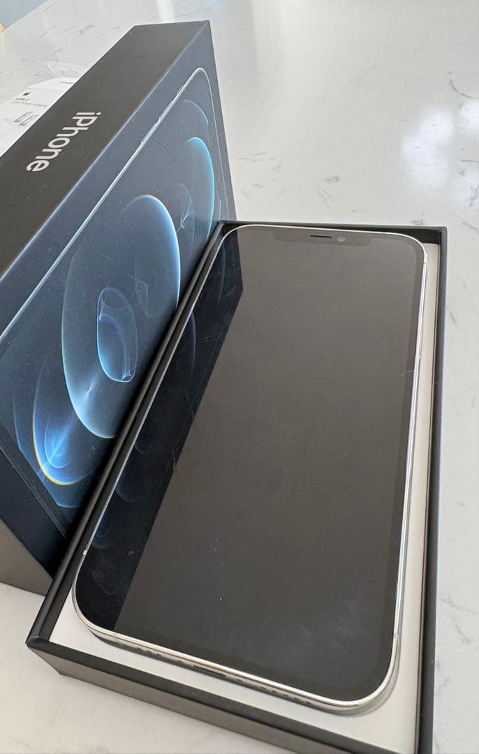 E*n様 Apple iPhone 12 Pro 256GB シルバー SIMフ