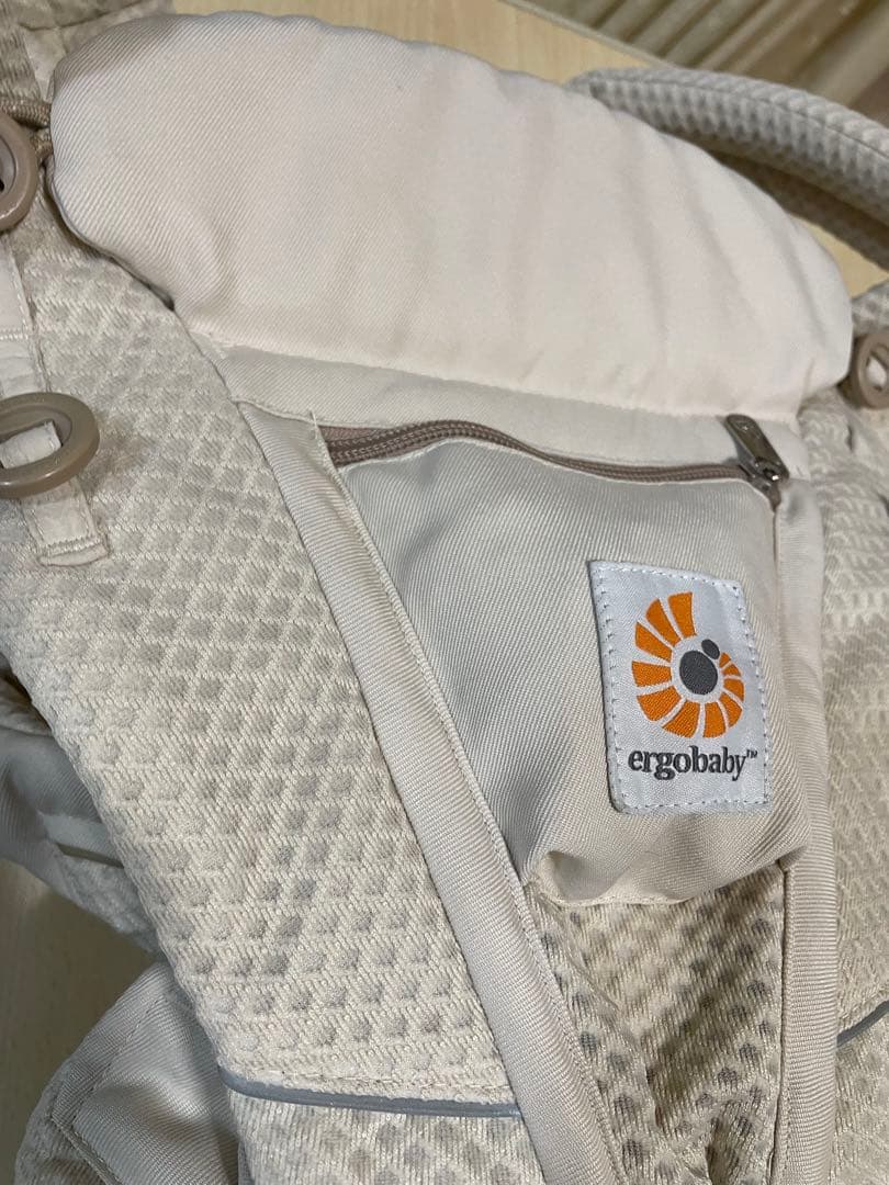 エルゴベビー　オムニブリーズ　抱っこひも ベージュ　抱っこ紐