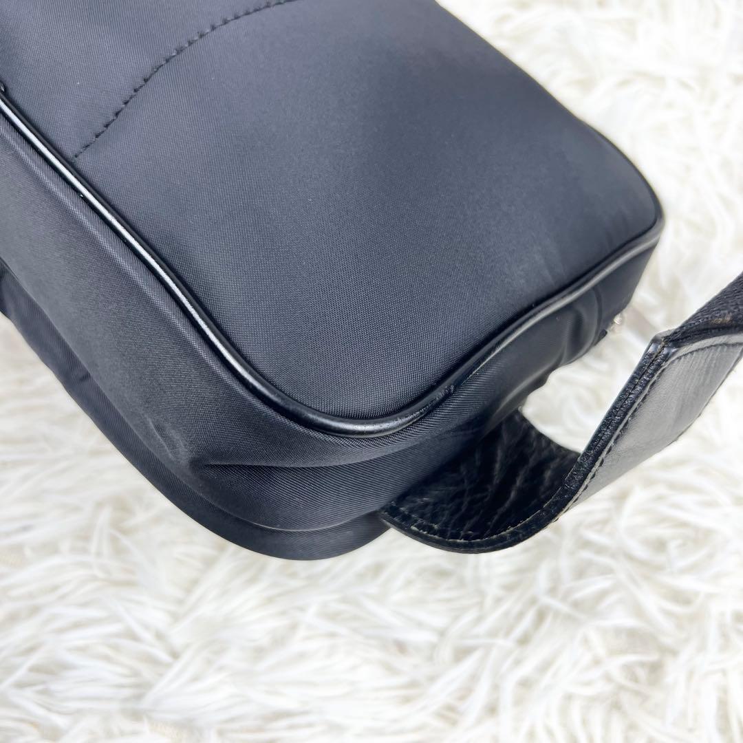 バーバリー ノバチェック　ボディバッグ　ショルダー 斜め掛け　Burberry