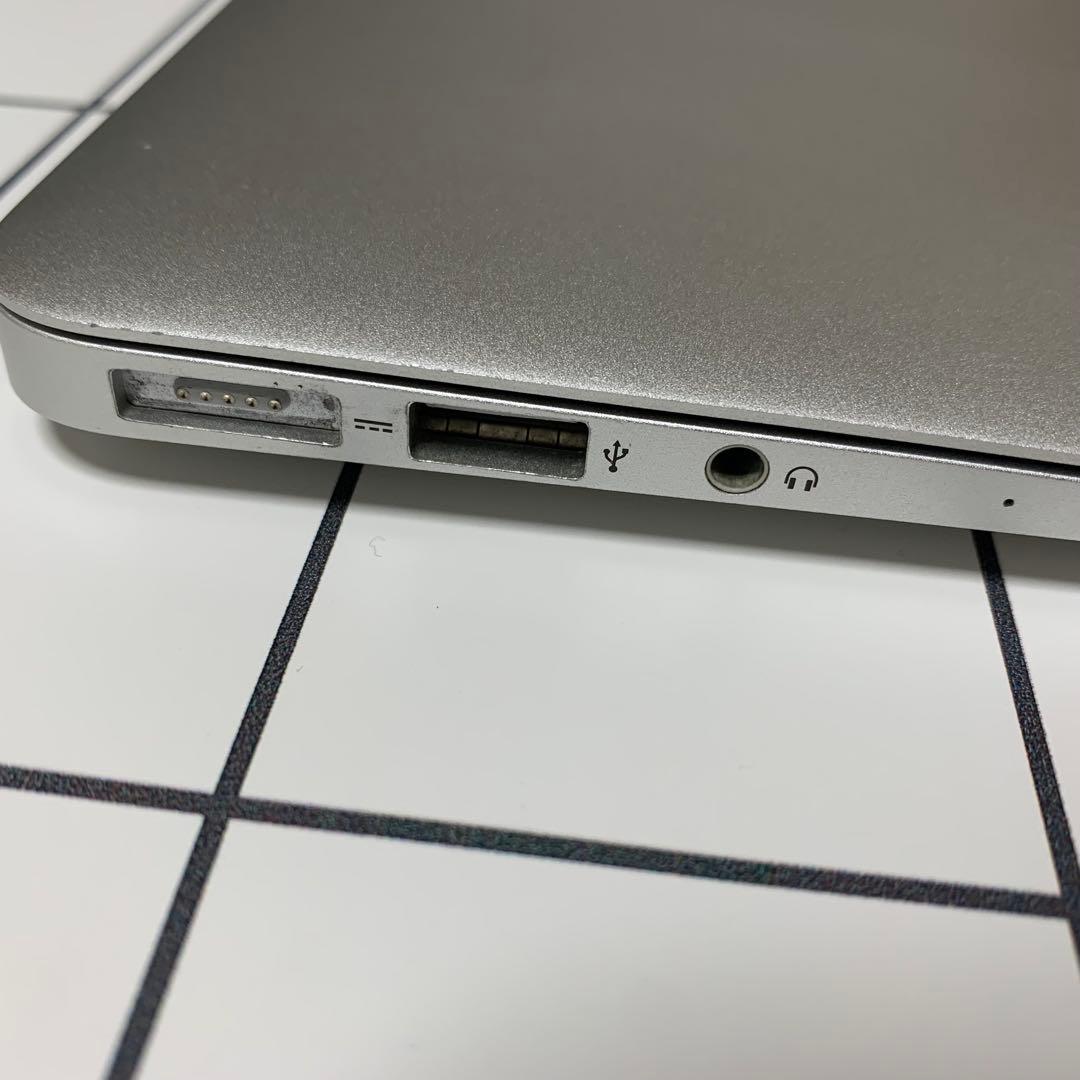 MacBook Air 11inch Early 2014 シルバー