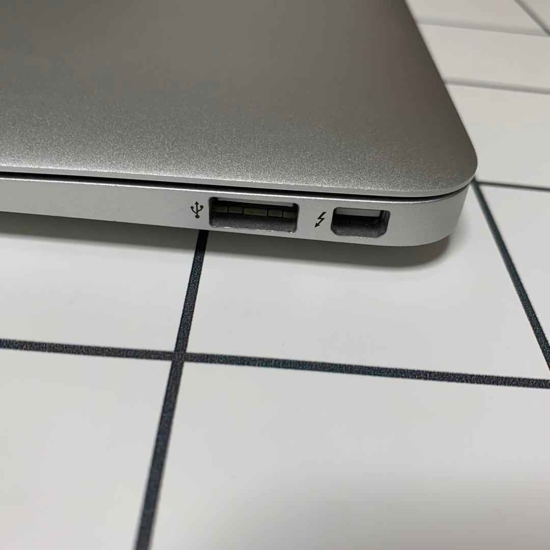 MacBook Air 11inch Early 2014 シルバー