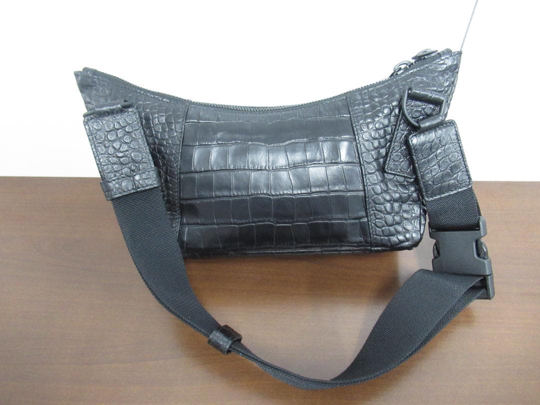 未使用 BALENCIAGA バレンシアガ ショルダーバッグ クロコ型押しレザー