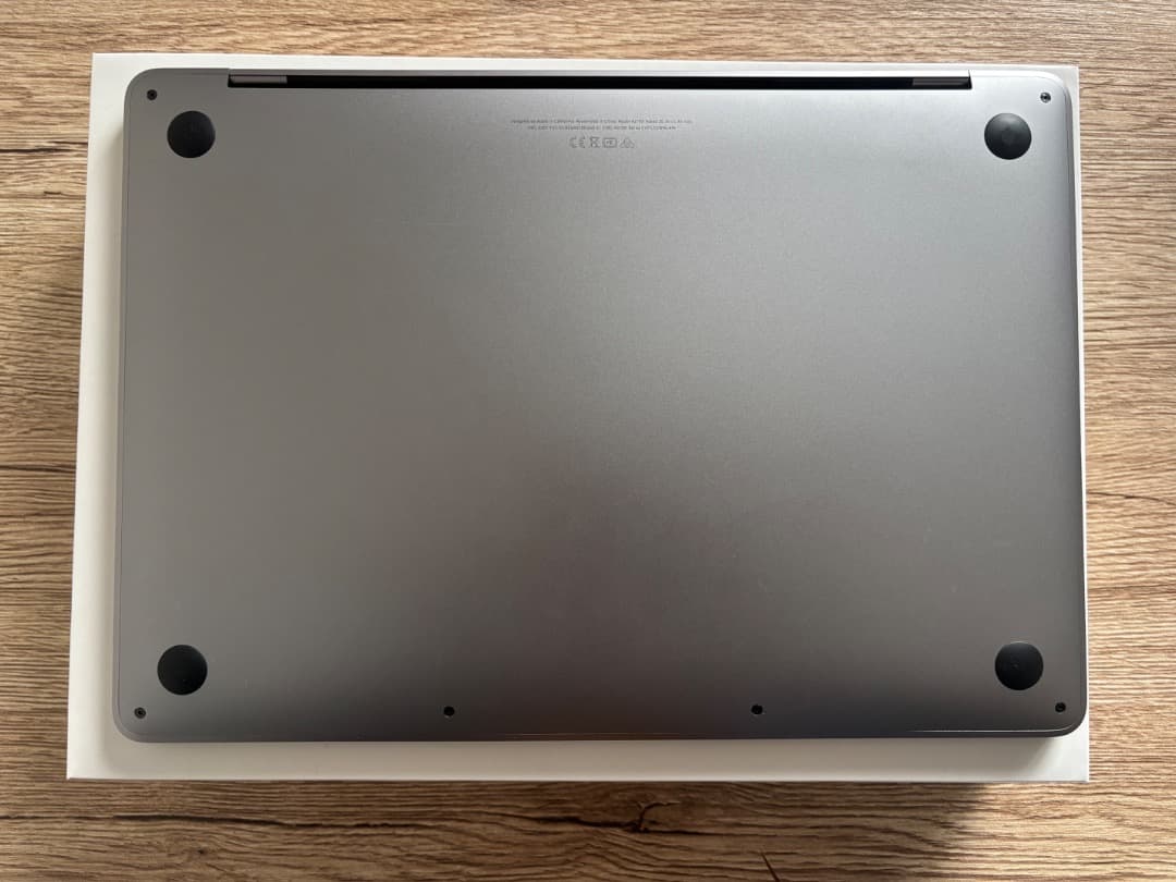 【送料無料】Macbook Pro 2019 13インチ USキーボード