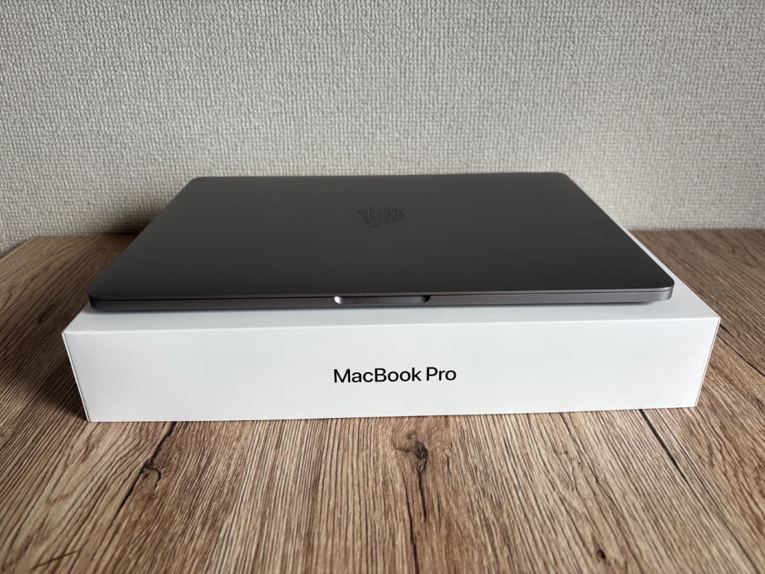 【送料無料】Macbook Pro 2019 13インチ USキーボード
