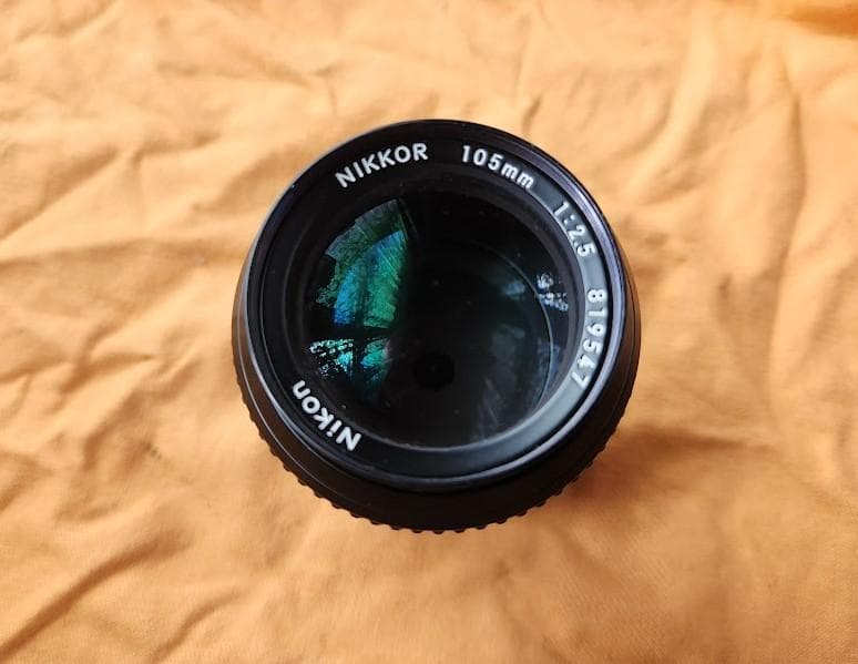 NIKKOR 105mm f/2.5 レンズ（中古）