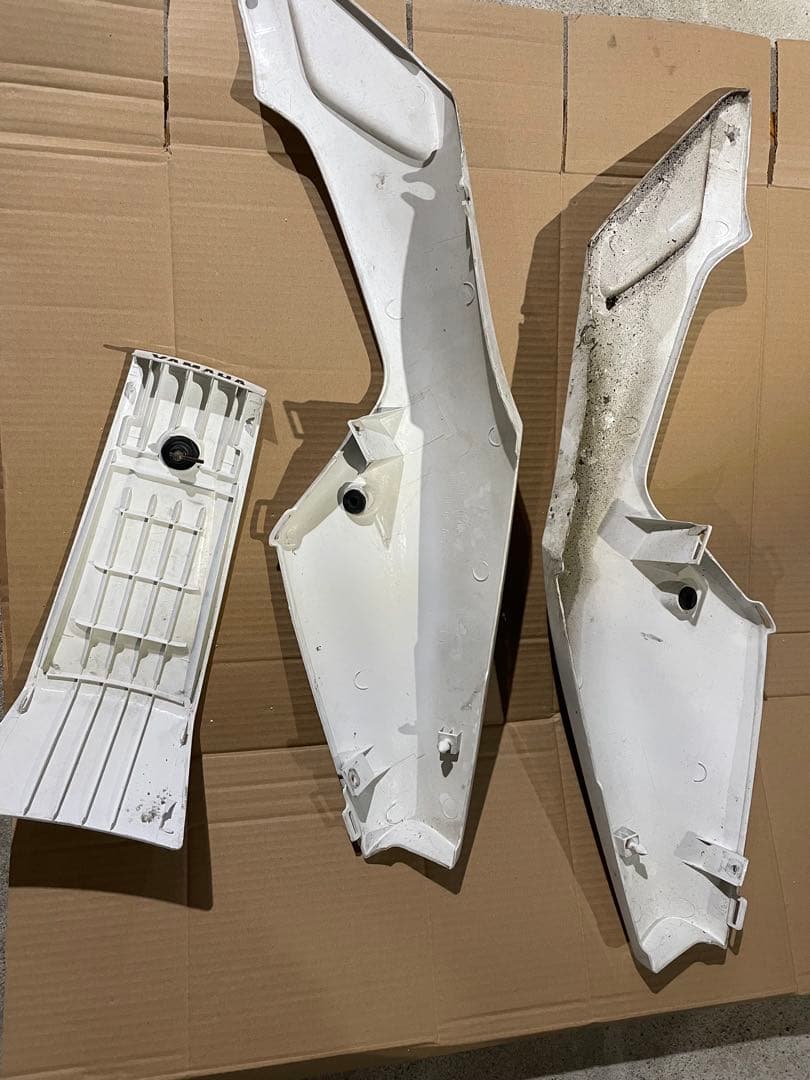 ヤマハ TZR50R テールカウルパーツ 3点セット