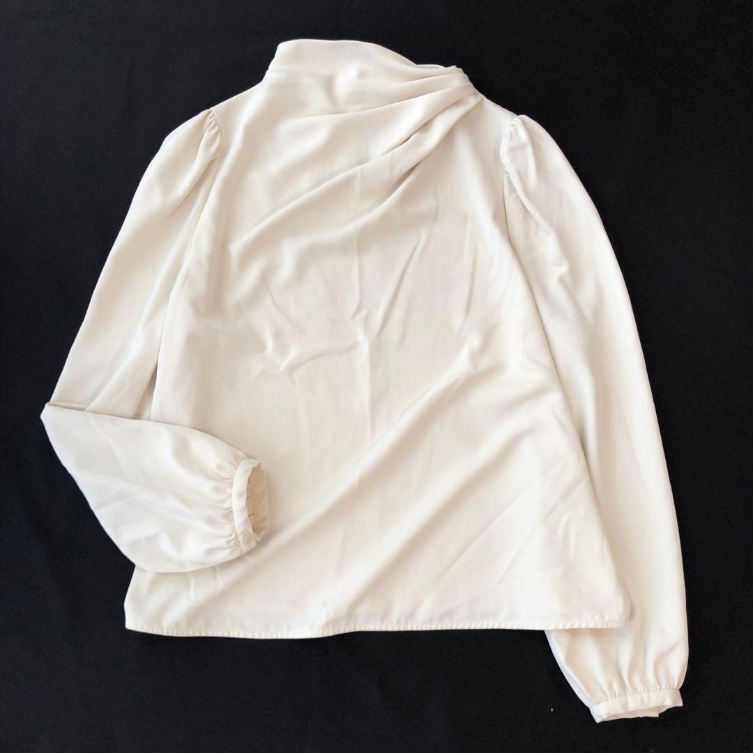 anuans アシンメトリードレープネックブラウス