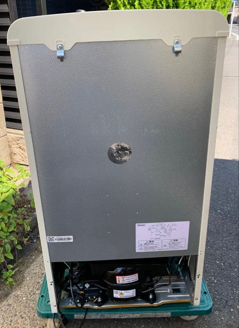 ＊東京都付近取引限定＊美品 アイリスプラザ　小型冷蔵庫 PRR-082D-W