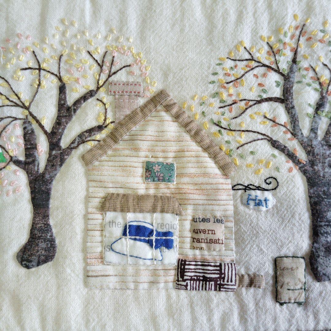 ハウスのパッチワークタペストリー 【70】❛色づく街❜