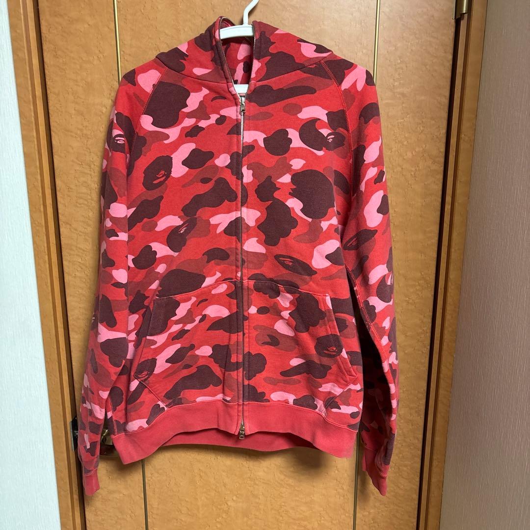 APE BAPEロゴ カモフラージュパーカー　レッド/Ｌ