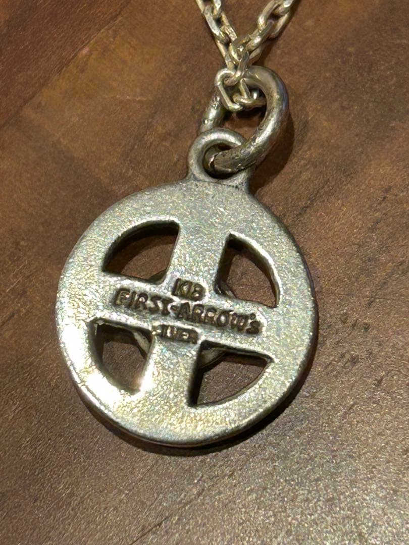 ファーストアローズ　ペンダント　チャーム ネックレス　k18