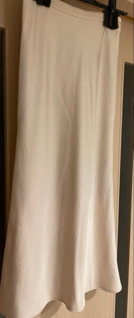 こ*可様 Aimeine エメイン　サテンバイヤススカート