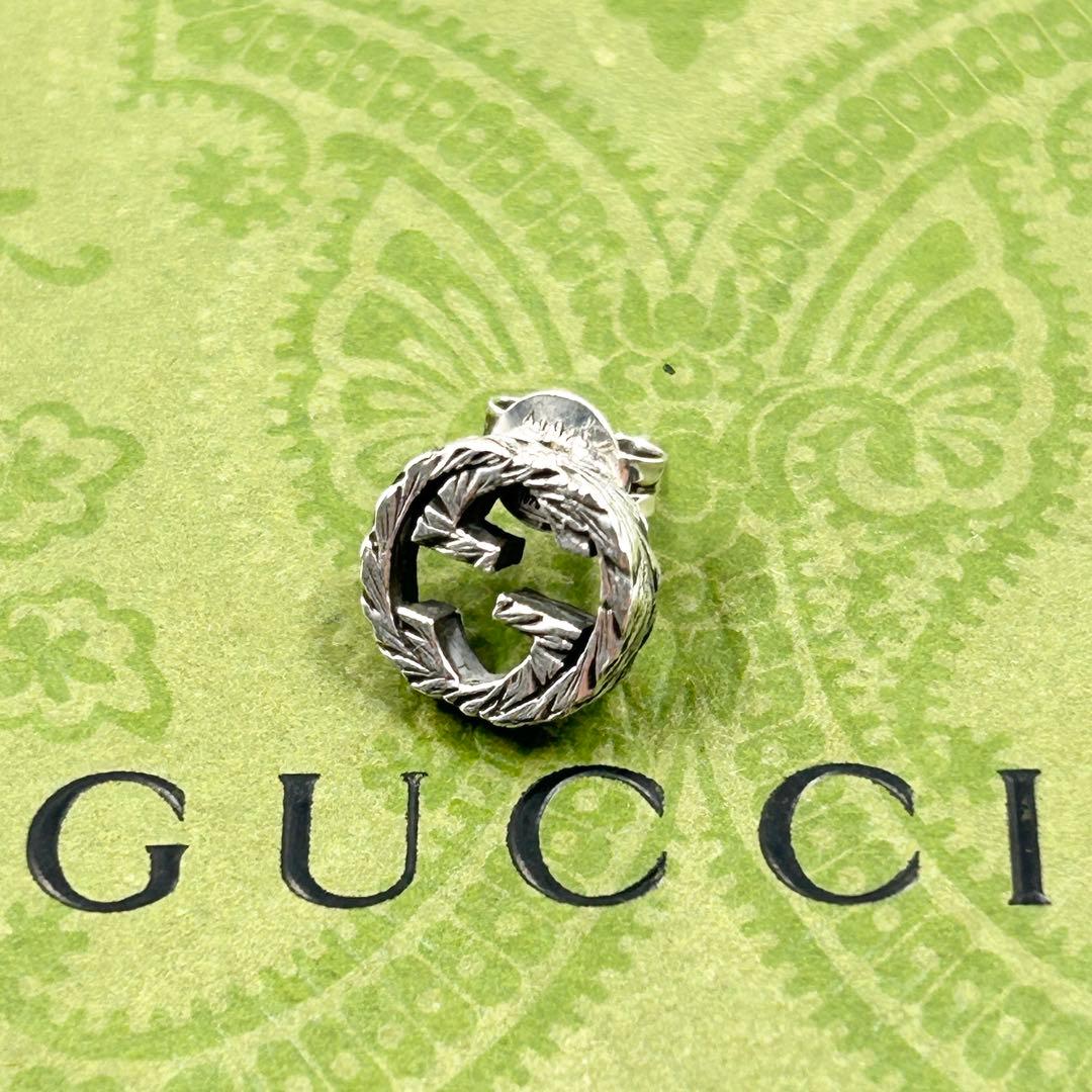 美品✨　グッチ　GUCCI ピアス　アラベスク　インターロッキング　G　燻　片耳