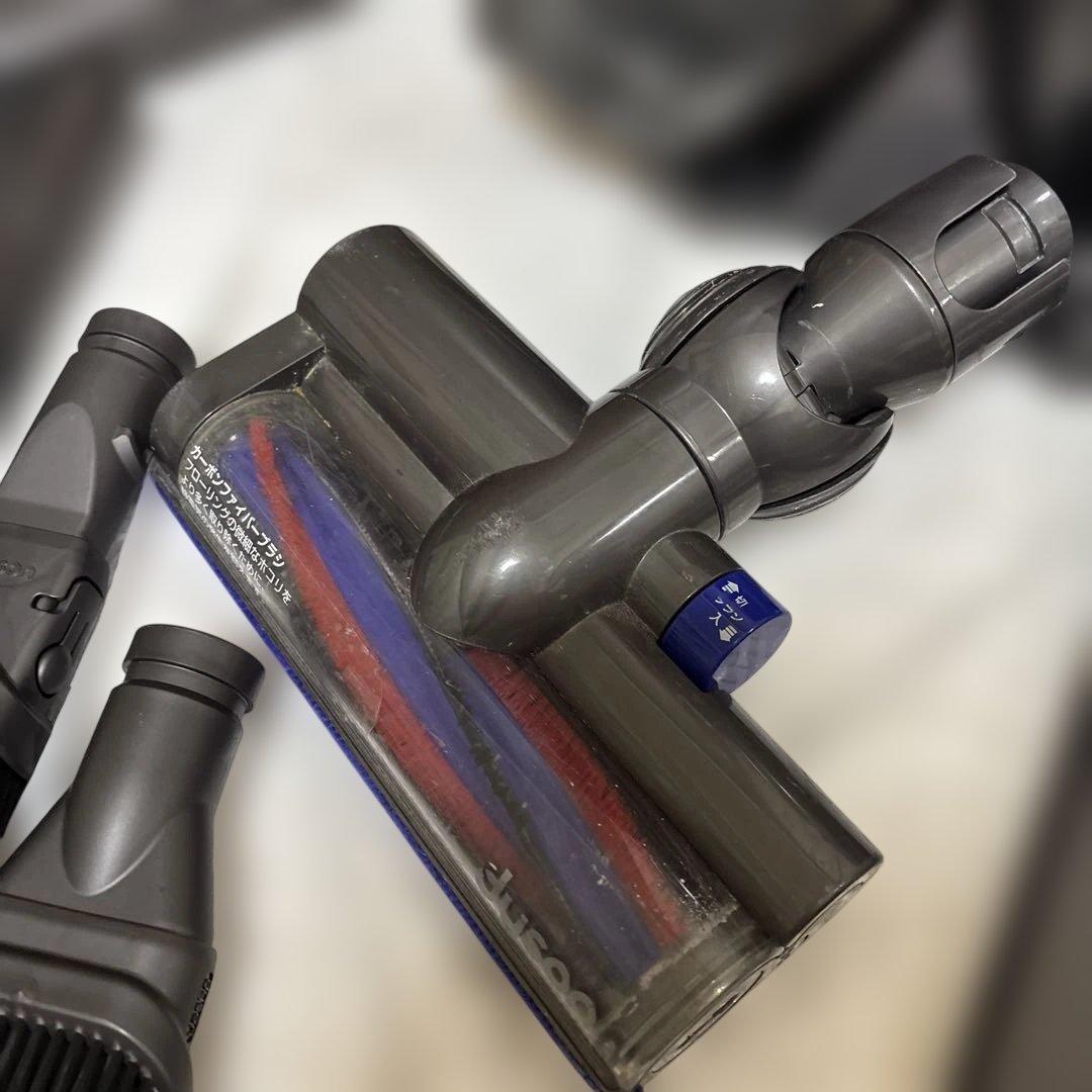 Dyson DC63 掃除機　先端ノズル付属品付き