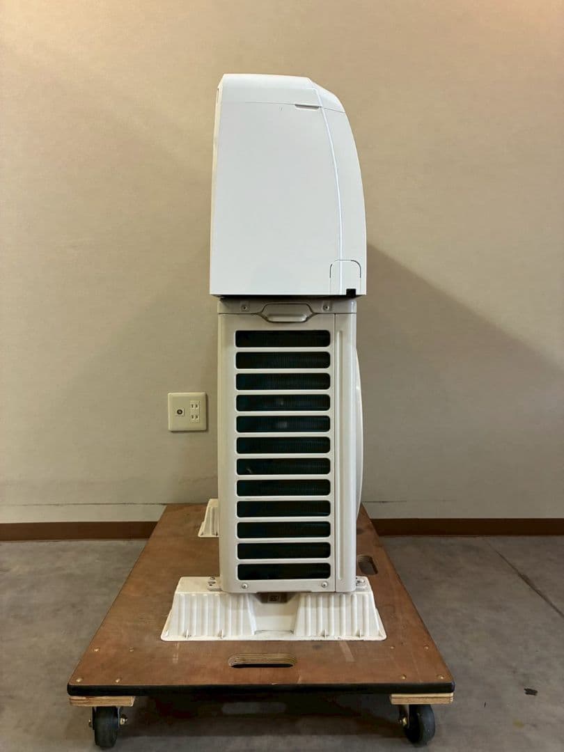 ◯2047 東芝【RAS-J221E1R】2023年製 6畳 エアコン 中古