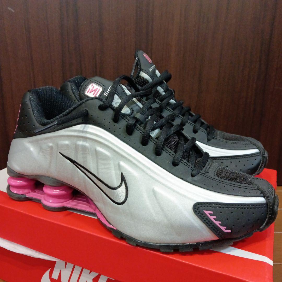 激レア Nike Shox R4 ナイキ ショックス スニーカー シルバー