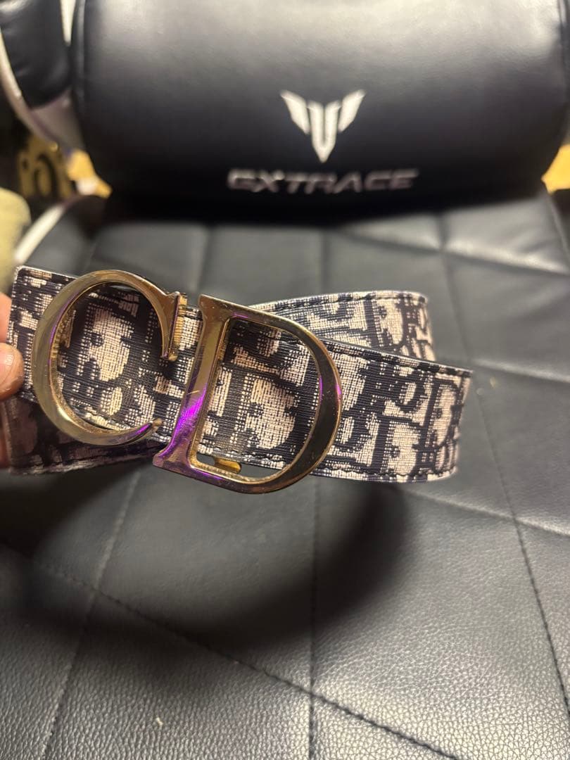 Dior CDロゴバックル ベルト　多少値下げ可能