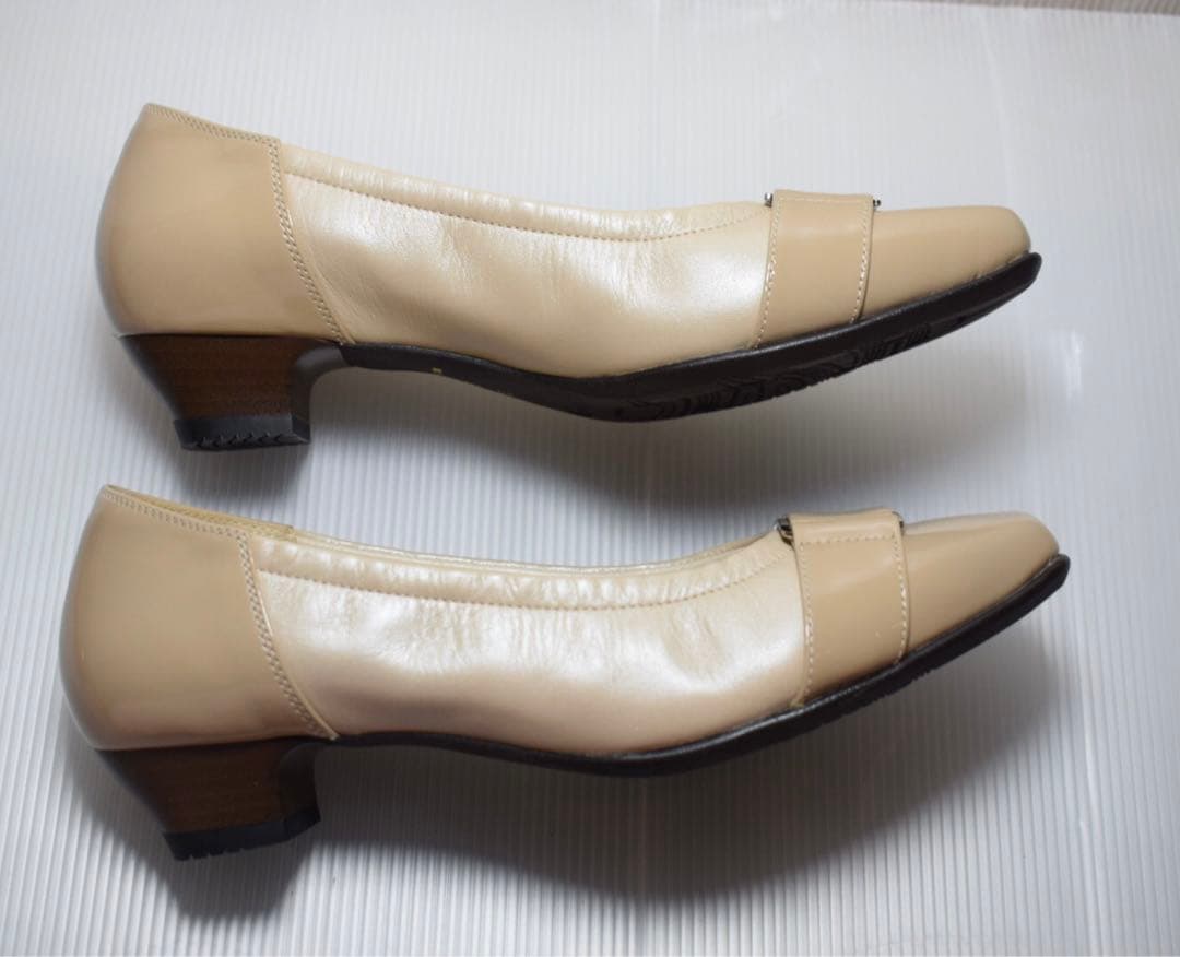 新品⭐︎定価2.4万ASICS pedala ペダラ　パンプス　高島屋　22.5