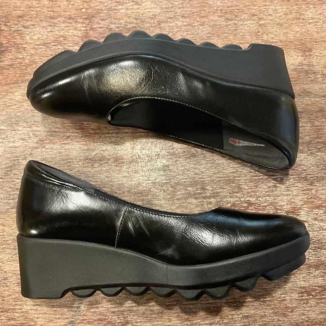 美品 ヒルズアベニュー 23cm ウェーブソール パンプス シューズ ブラック