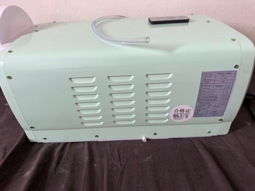 ポータブルクーラー　ミントグリーン 温度表示付き