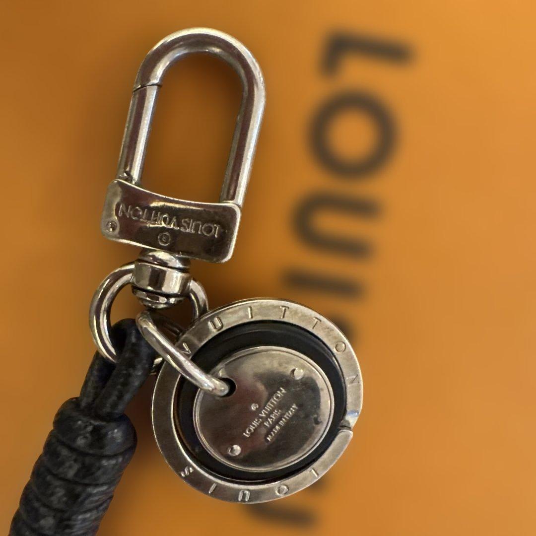 ss•OKN　ロゴ付きキーホルダー