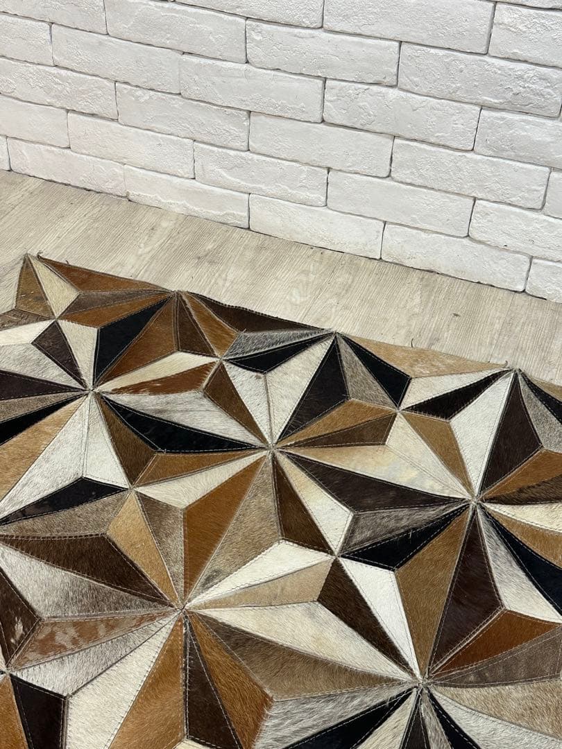 【東京都内23区配送無料】定価17万円　ドイツ製　牛革　絨毯　ラグ　カーペット