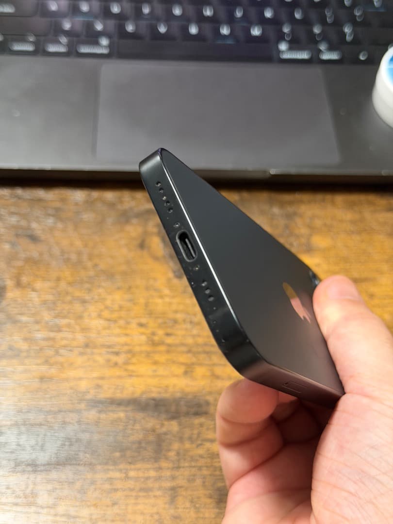 Apple iPhone 16e 256GB 100% SIMフリー