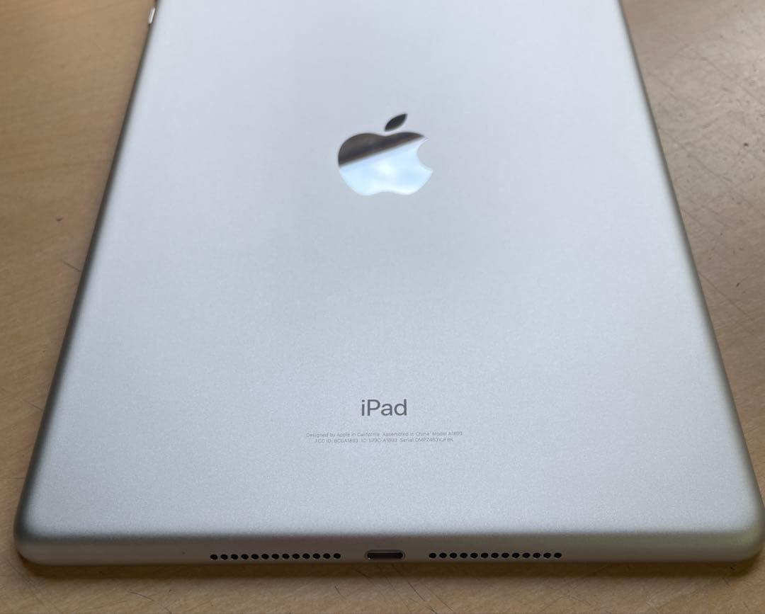 iPad 第6世代　A1893　Wi-Fiモデル　シルバー　32GB 超美品#1