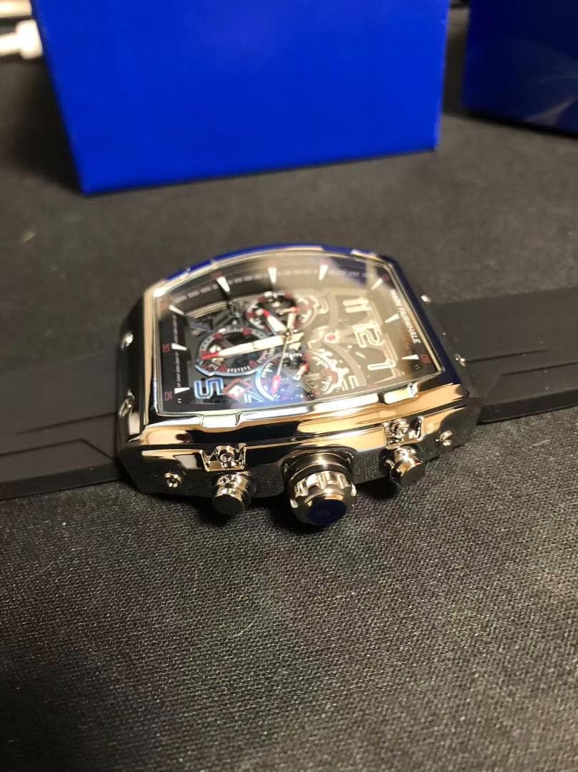 よっさん【希少】【期間限定価格】スクエア型 腕時計 クロノグラフ風 箱付き