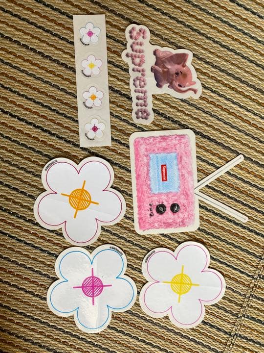 supremeステッカー