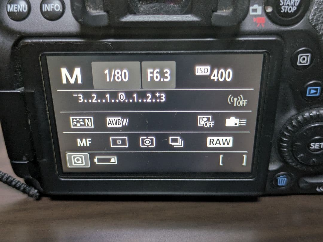 Canon EOS 80D デジタル一眼レフカメラ EF35-105mm