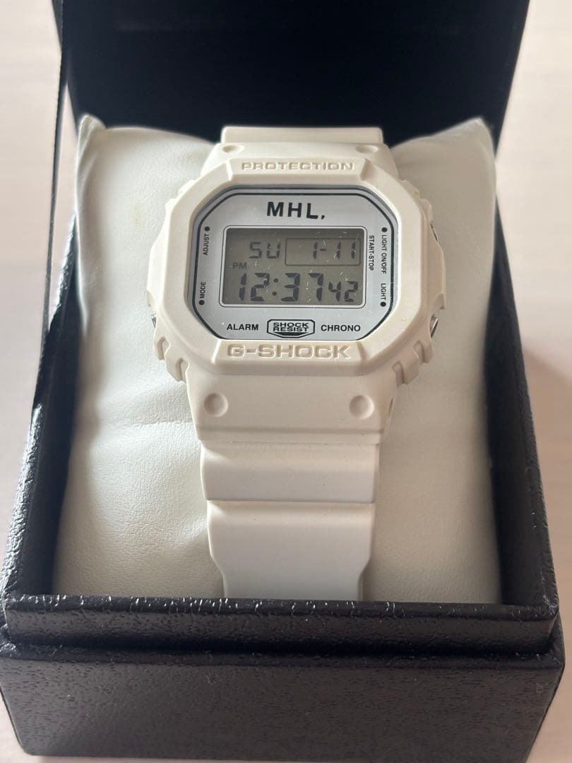 MHL. マーガレットハウエル　限定コラボ　Gショック　限定商品　ホワイト