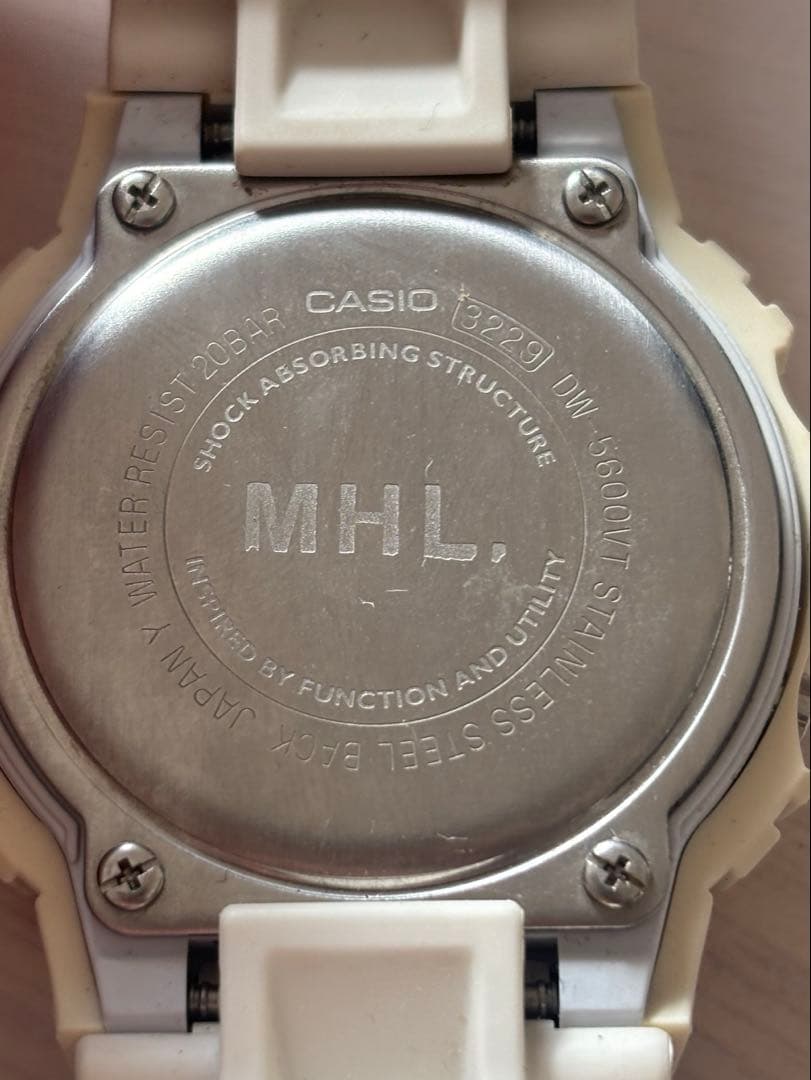 MHL. マーガレットハウエル　限定コラボ　Gショック　限定商品　ホワイト