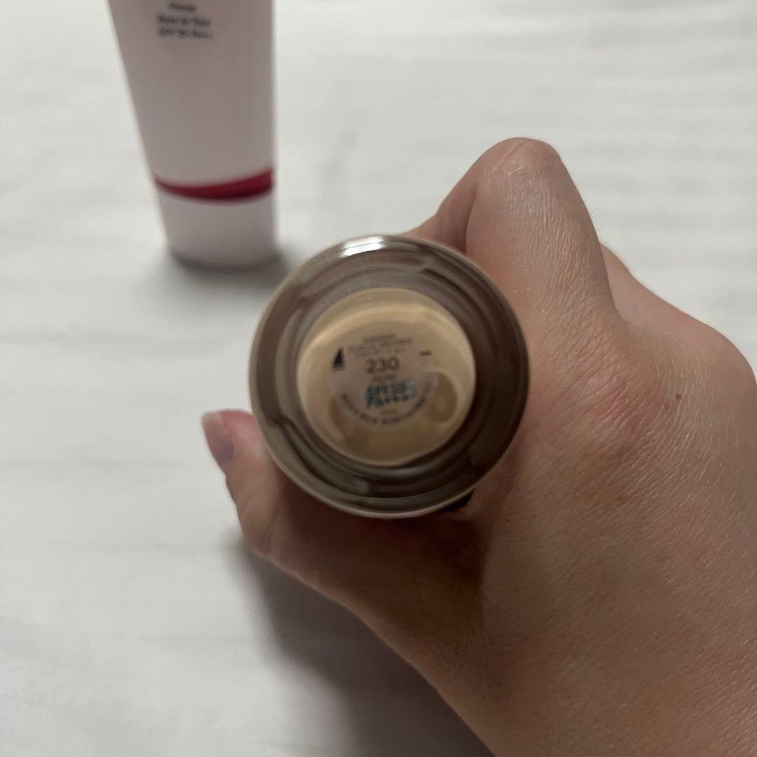 SHISEIDO エッセンス スキングロウ ファンデーション プライマー