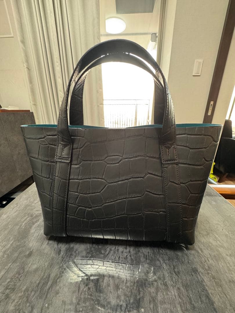 PELLE MORBIDA レザーミニトートバッグ(ブラック、クロコ型押し)