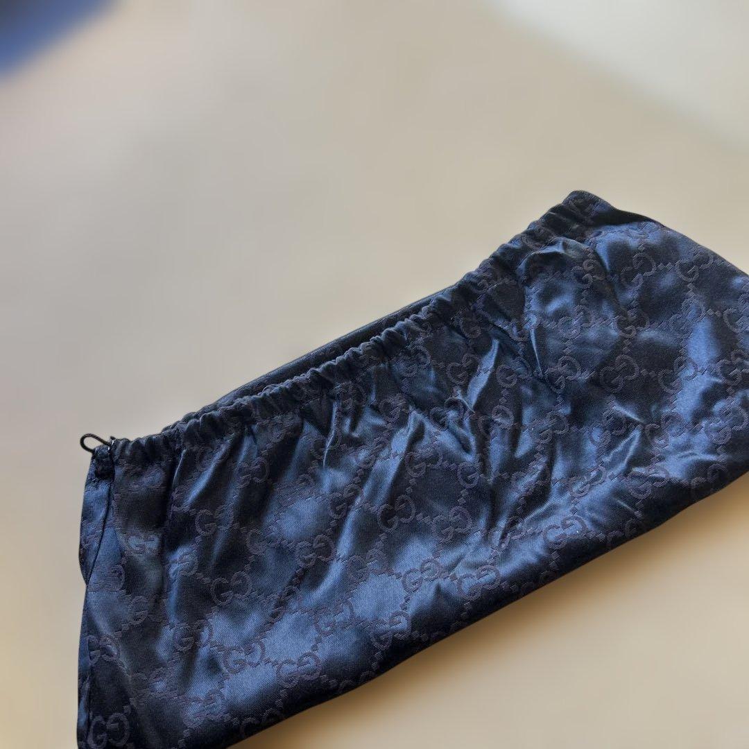 GUCCI 新品ブラック ポーチ ショルダーストラップ付き