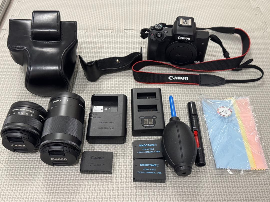 キャノンCanon EOS Kiss M2 ダブルレンズキット 予備バッテリー付