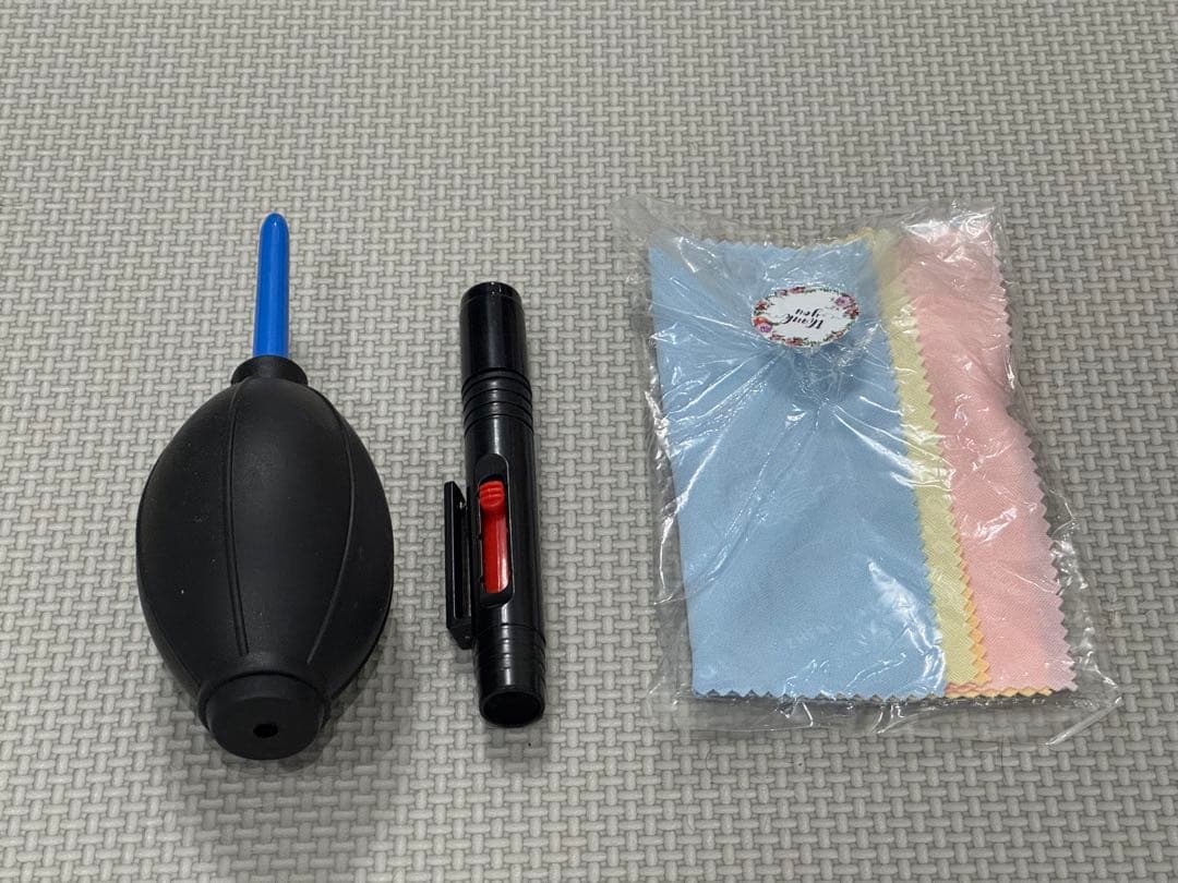 キャノンCanon EOS Kiss M2 ダブルレンズキット 予備バッテリー付