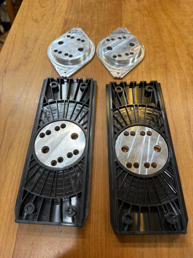 SOLID BOARD PUCKS/ソリッドボード パック(SPARK R&D)