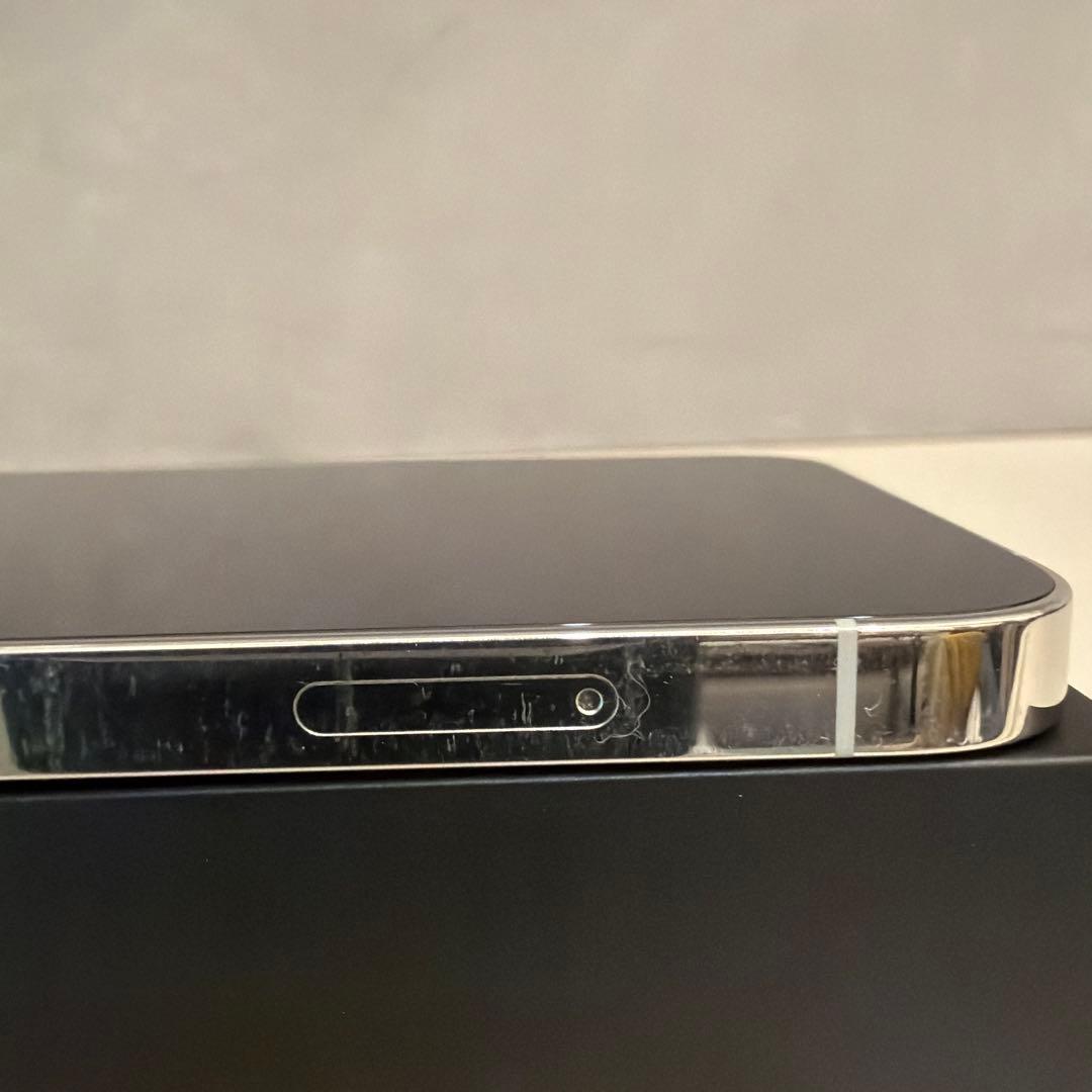 iPhone12 Pro本体シルバー