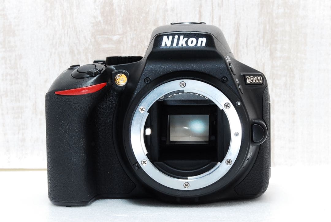 ❤️美品❤️ショット数僅か❤️Wi-Fi搭載❤️スマホ転送 Nikon D5600