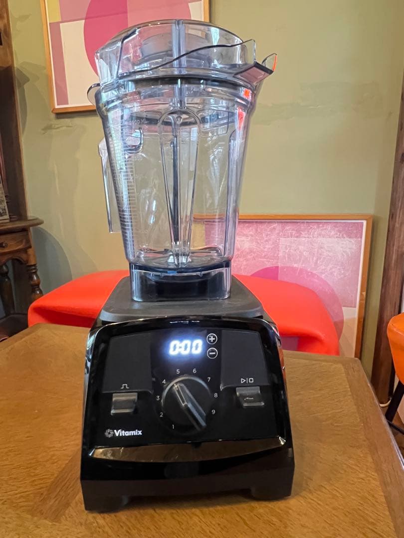 Vitamix １０年保証書付き　美品　V1200 ブラック 2リットル