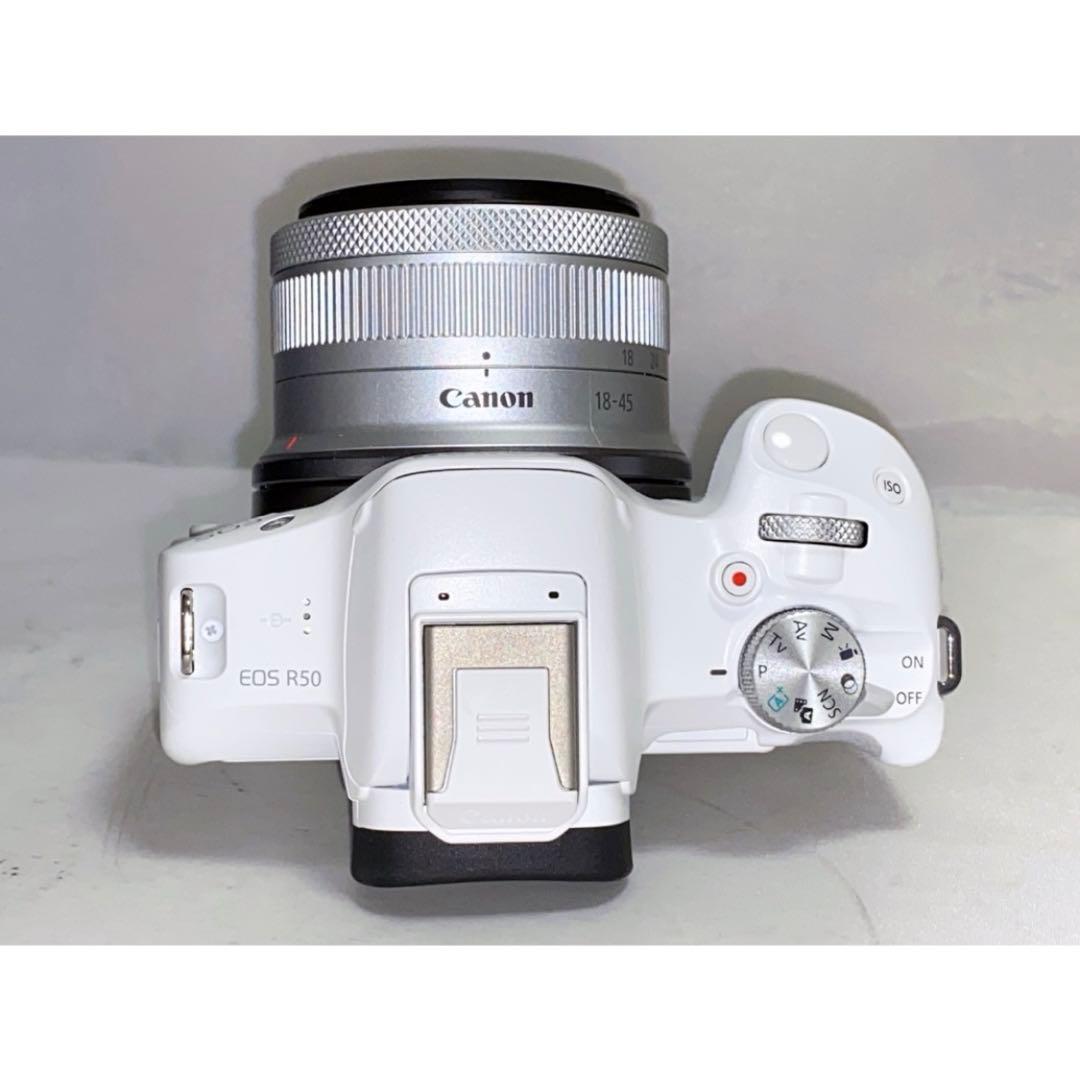 【未使用品】Canon EOS R50 18-45mm レンズキット カメラ
