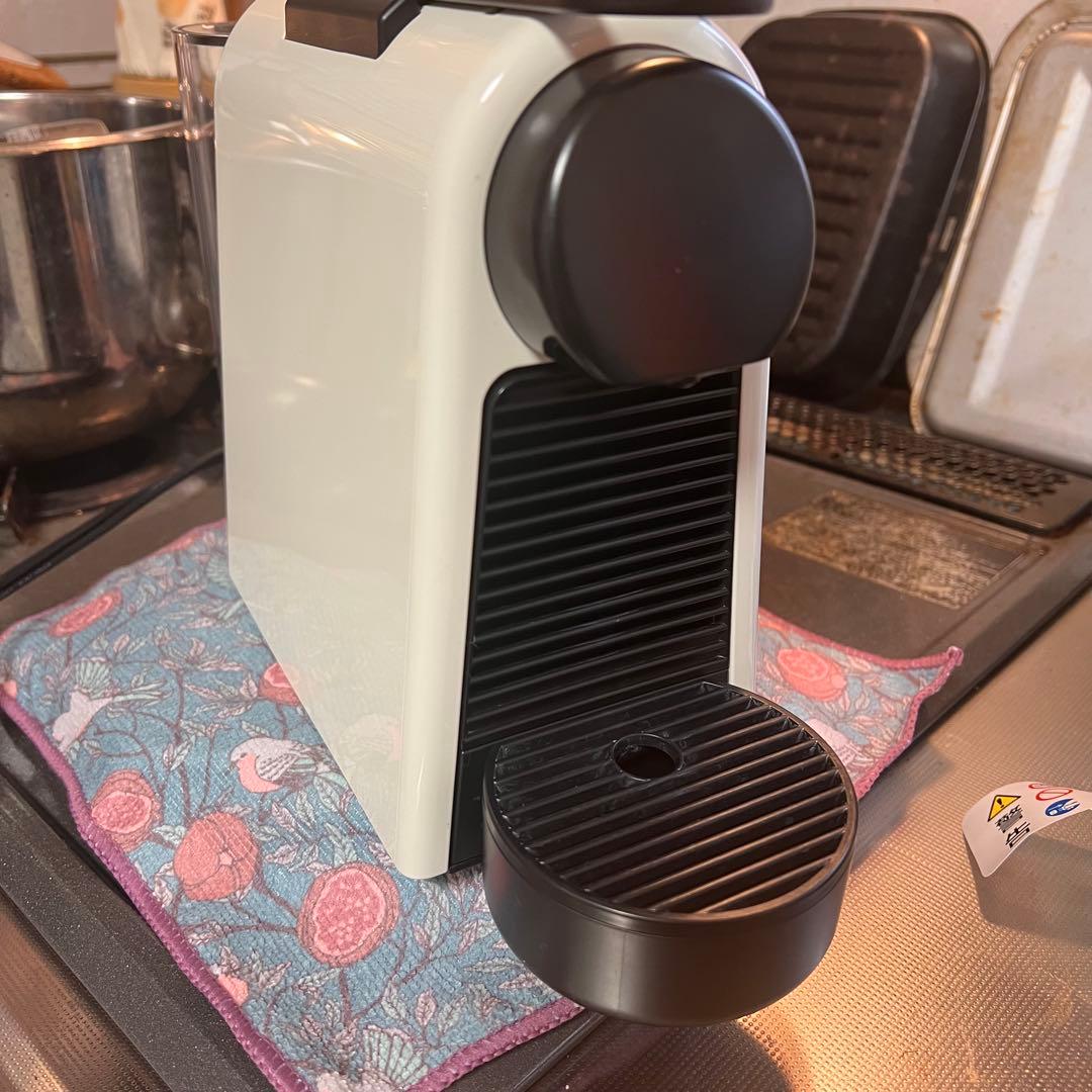 ネスプレッソエッセンサミニ／ホワイト現在の店頭販売価格19800円