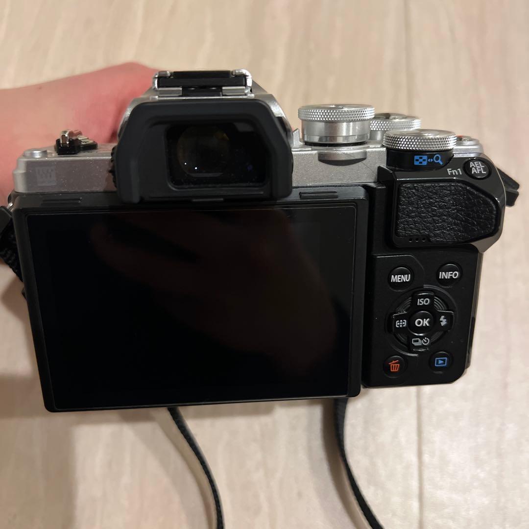 OLYMPUS OM-D E-M10 Mark II ジャンク品