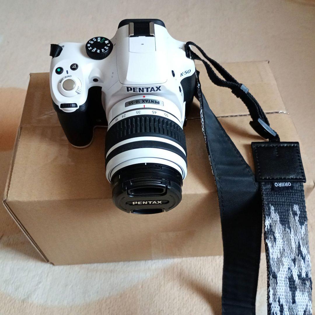 ショット数800枚弱！PENTAX K-50 ホワイト　レンズキット＆送料込み！