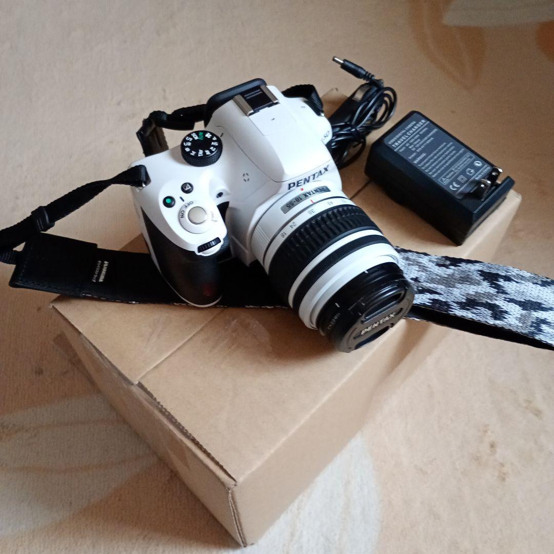 ショット数800枚弱！PENTAX K-50 ホワイト　レンズキット＆送料込み！