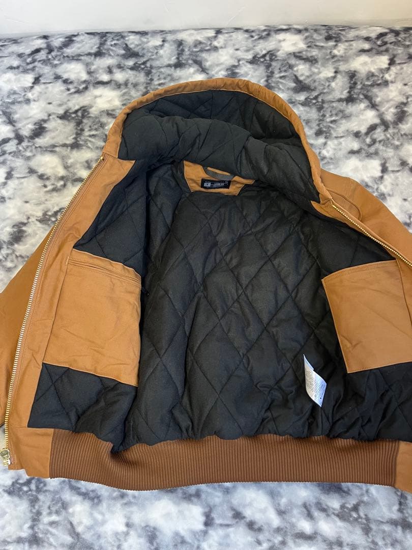 未使用　カーハート　ダウンジャケット