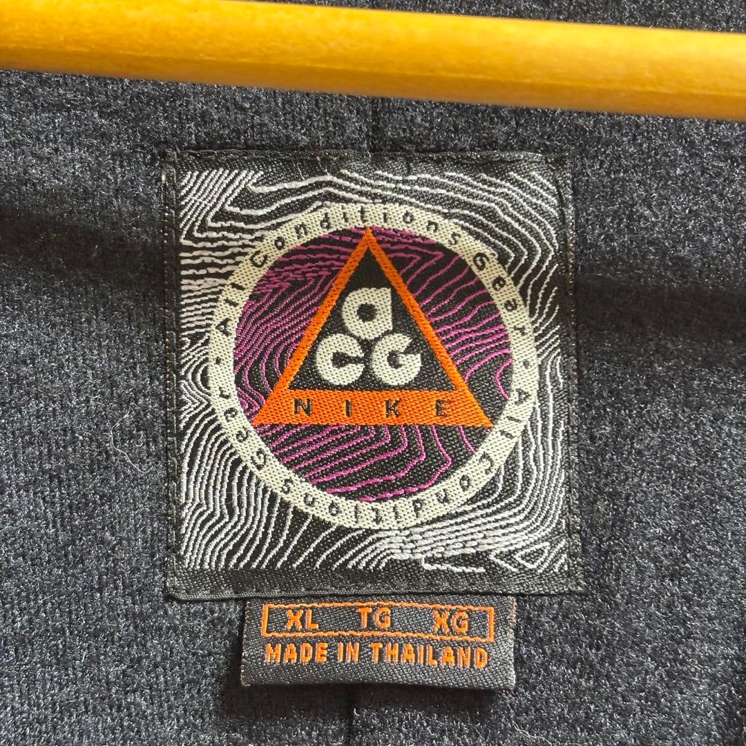 90s NIKE acg ナイロンジャケット オリーブ色 厚手　冬コーデ