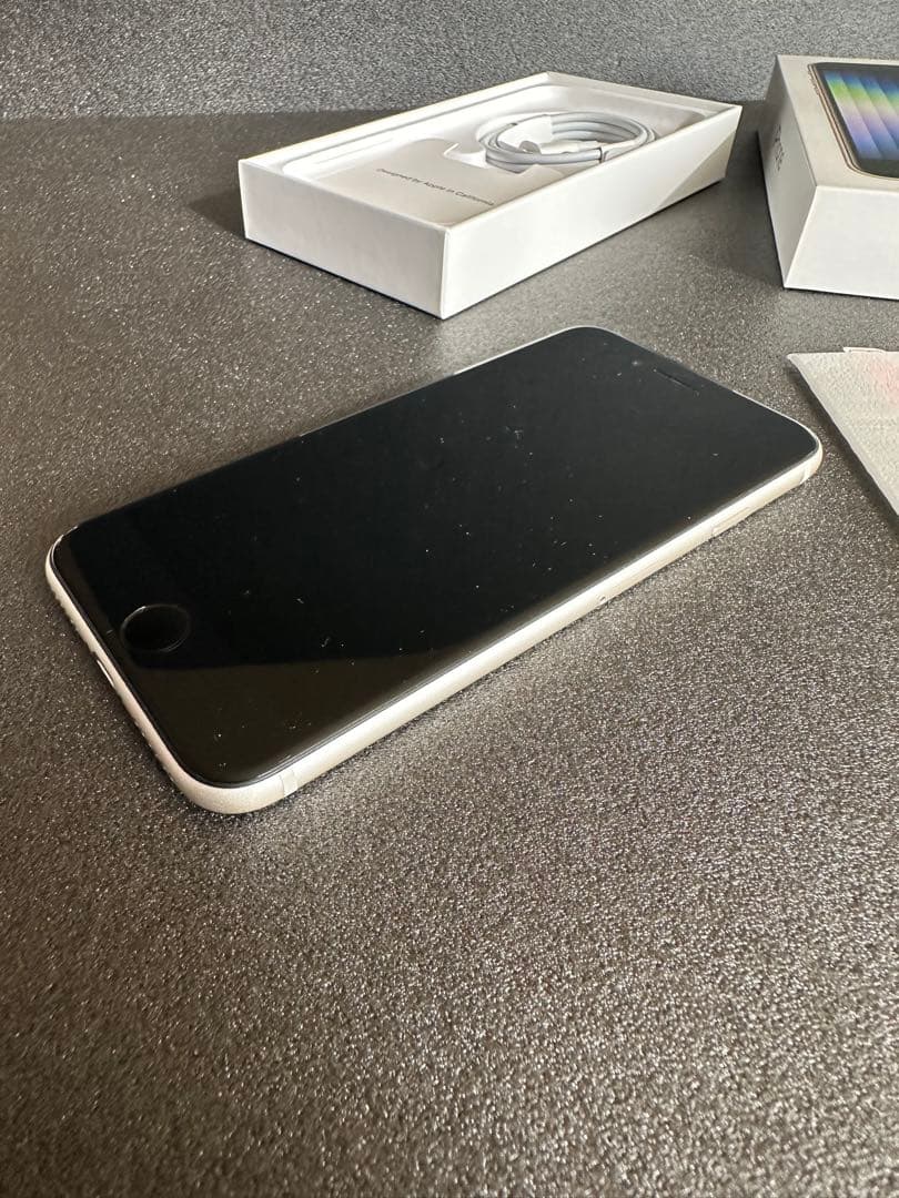 スマートフォン本体 iPhone SE